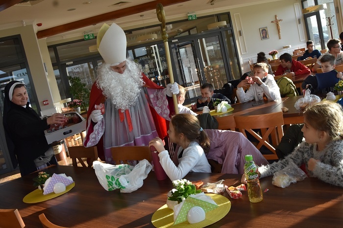 Pielgrzymka młodzieży ze Szczawna do Torunia