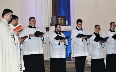 W WSD w Łowiczu wychwalano Maryję dawnymi hymnami.