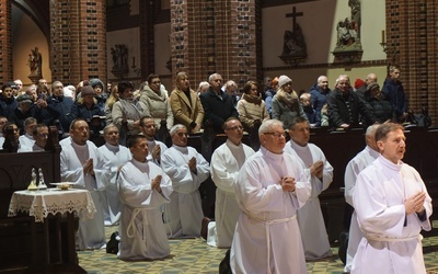 Bp Jan Kopiec do nowych szafarzy: Jesteście dla nas niezwykłą radością