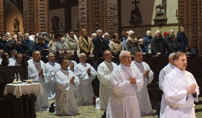 Bp Jan Kopiec do nowych szafarzy: Jesteście dla nas niezwykłą radością