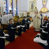 Stroje duchowne poświęcił bp Piotr Turzyński.