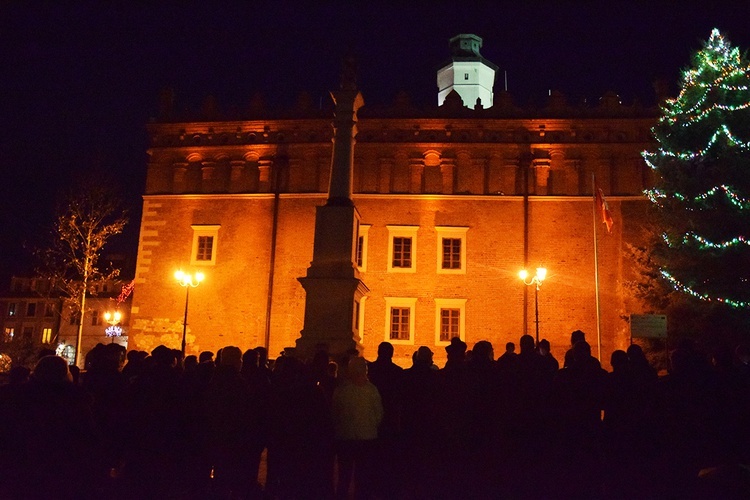 Uczcili Maryję Niepokalaną 