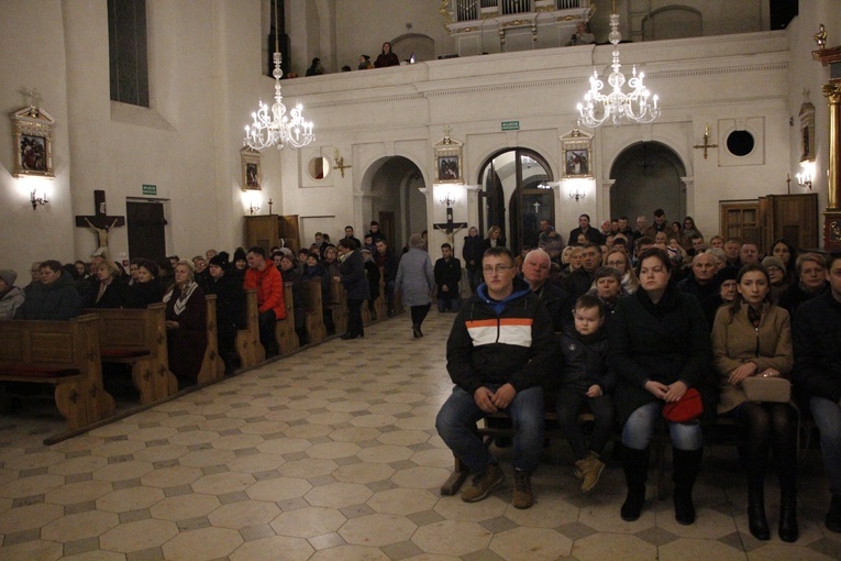 Biała Rawska. Akatyst ku czci Matki Bożej