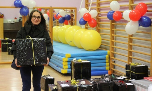 Skoczowska Szkoła Podstawowa nr 1 na Weekend Cudów stała się magazynem Szlachetnej Paczki.