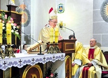 Eucharystia w dniu święta patrona stanowiła centralny punkt obchodów.