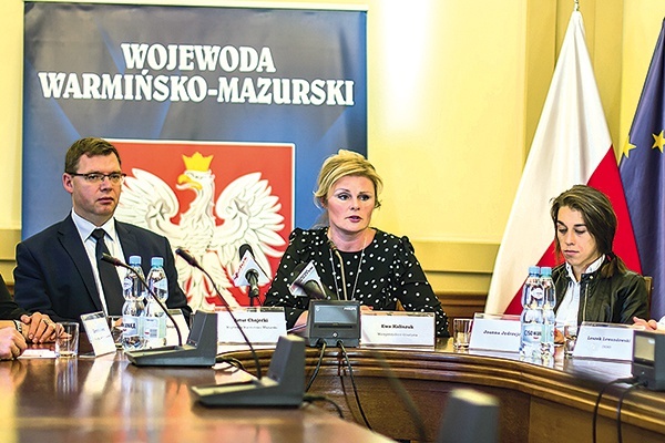 ▼	Do włączenia się w inicjatywę zachęcają m.in. wojewoda Artur Chojecki oraz Ewa Kaliszuk, wiceprezydent Olsztyna.