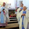 Biskupowi asystował ks. prał Bolesław Klaus i miejscowy proboszcz ks. dr Marek Zaborowski.
