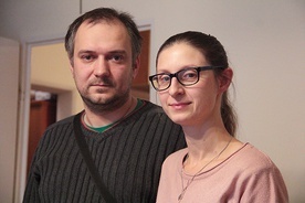 Mimo trudnych doświadczeń, nie załamują się. Karina i Adam dziękują wszystkim, którzy pomagają im stanąć na nogi.