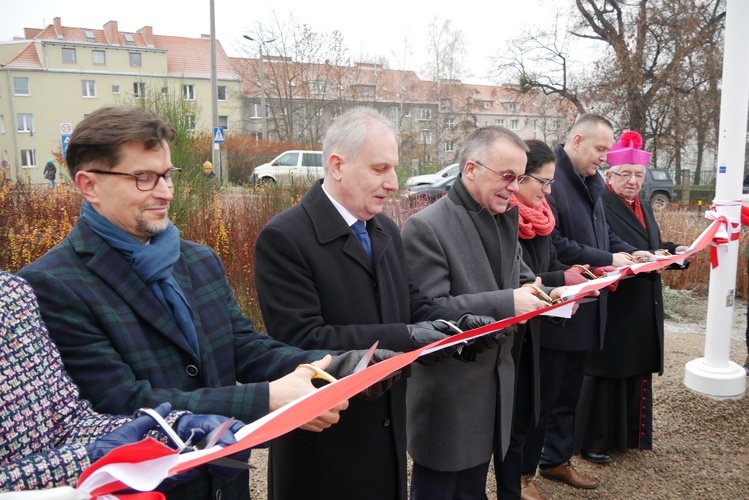 Odsłonięcie pomnika bł. ks. Rogaczewskiego