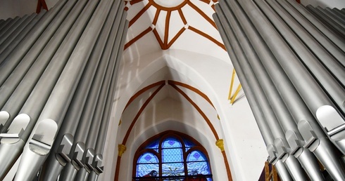 To są teraz największe organy w diecezji. Kościół Mariacki w Słupsku ma nowy instrument