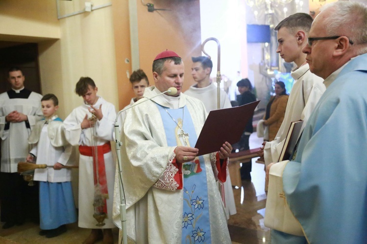 Gnojnik. Poświęcenie ołtarza MB Częstochowskiej i św. Jana Pawła II