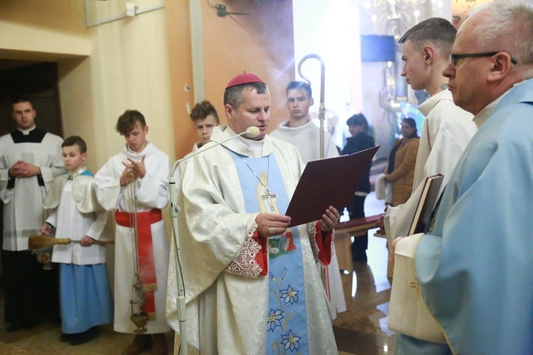 Gnojnik. Poświęcenie ołtarza MB Częstochowskiej i św. Jana Pawła II