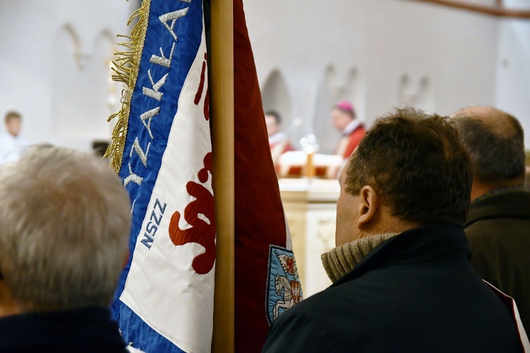 Bp Zadarko: Ciągle pojawiają się ci, którzy chcą zmienić rozumienie powojennej historii Polski