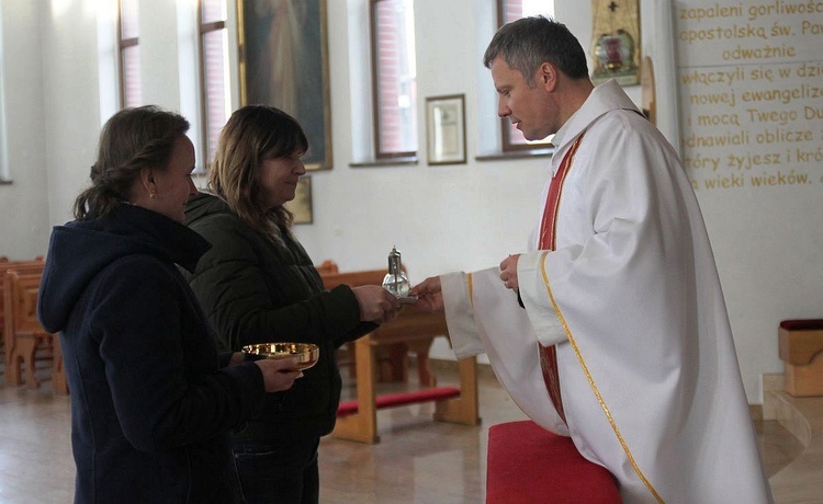 Ks. Piotr Leśniak przewodniczył Mszy św. dla pań i oazowiczów.