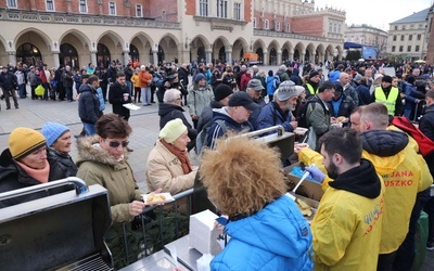 Na krakowskim Rynku Głównym odbyła się 23. Wigilia dla Osób Bezdomnych i Potrzebujących