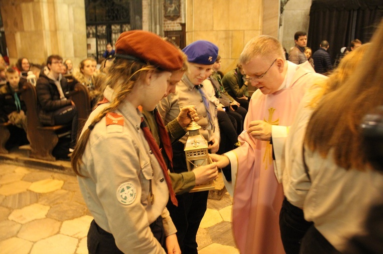 Betlejemskie światełko pokoju we Wrocławiu