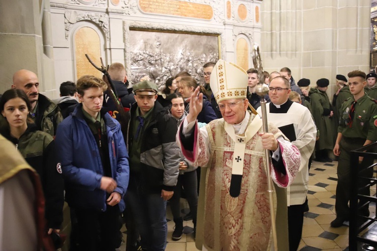 Przekazanie Betlejemskiego Światełka Pokoju na Wawelu