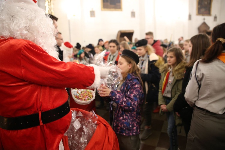 Betlejemskie Światełko Pokoju w Sandomierzu