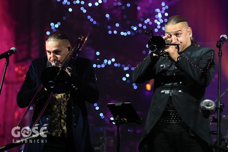 Spotkanie opłatkowe w Strzegomiu z "Golec uOrkiestrą"