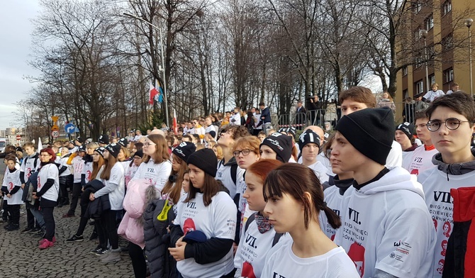 Katowice. Bieg Dziewięciu Górników. "Żywa lekcja historii" dla uczniów