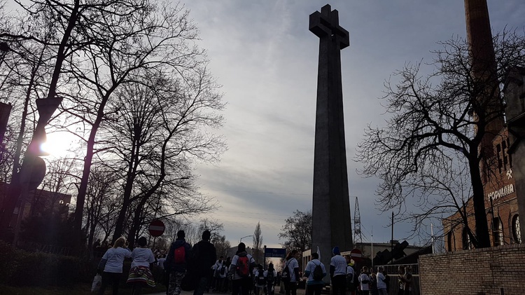 Bieg i uroczystości pod kopalnią Wujek