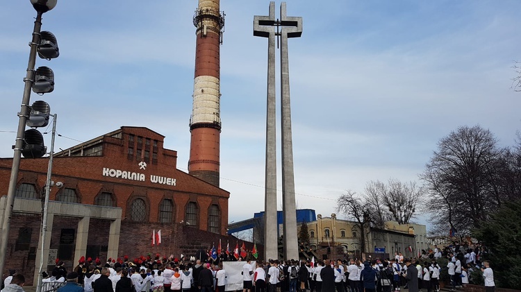 Bieg i uroczystości pod kopalnią Wujek