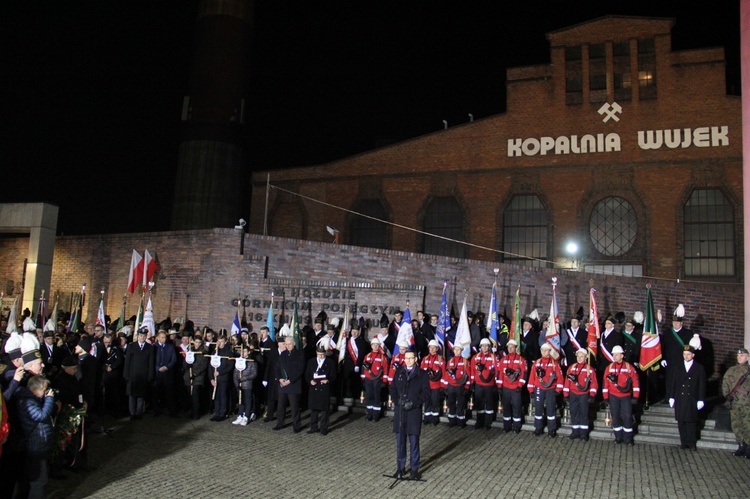 38. rocznica masakry na kopalni Wujek - uroczystości pod krzyżem