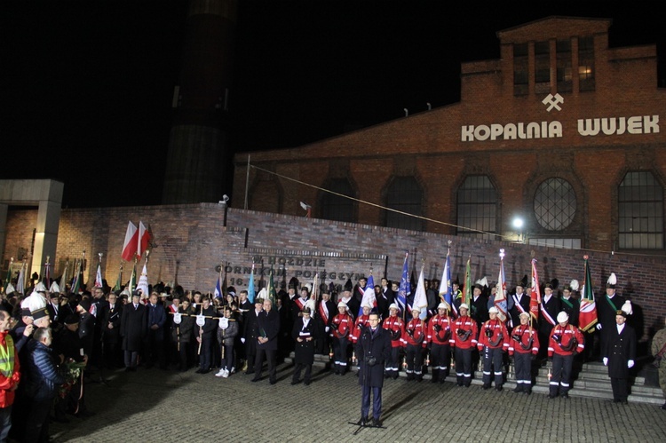 38. rocznica masakry na kopalni Wujek - uroczystości pod krzyżem