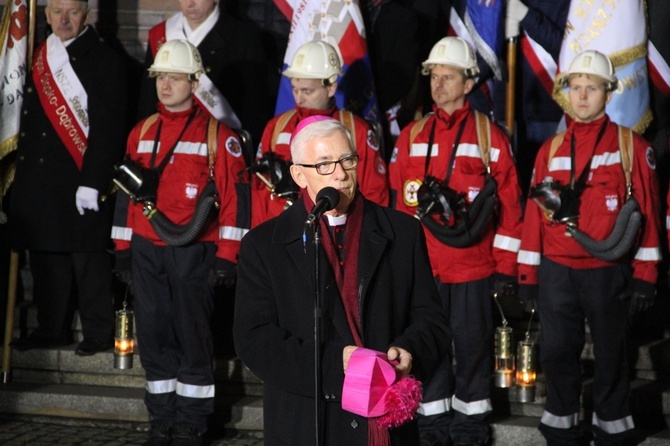 38. rocznica masakry na kopalni Wujek - uroczystości pod krzyżem