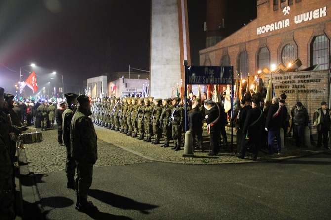 38. rocznica masakry na kopalni Wujek - uroczystości pod krzyżem