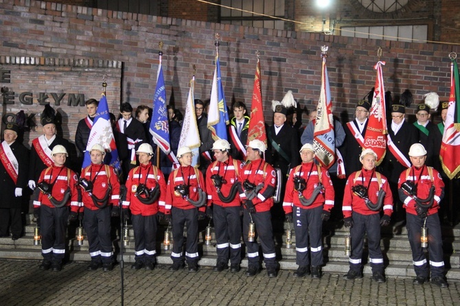 38. rocznica masakry na kopalni Wujek - uroczystości pod krzyżem