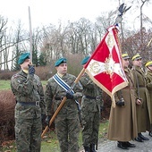 ▲	Ułańską wigilię rozpoczął meldunek złożony matce generalnej.