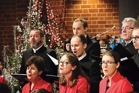 Chór Cantores Varmienses podczas występu w katedrze.