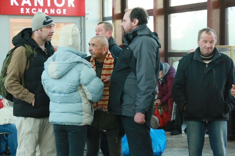 Świąteczne spotkanie na dworcu PKS