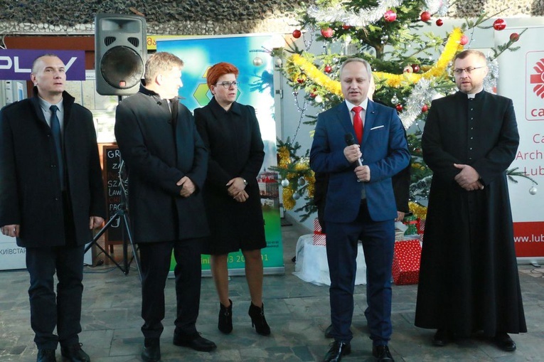 Świąteczne spotkanie na dworcu PKS