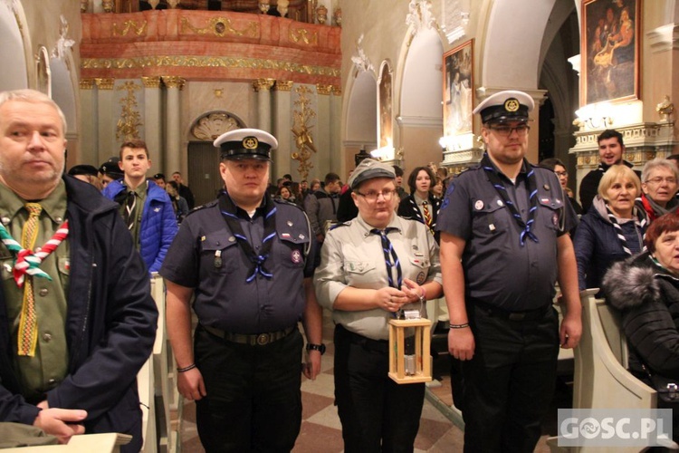 Przekazanie Betlejemskiego Światła Pokoju w Paradyżu