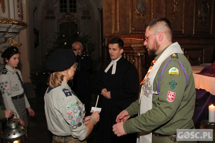 Przekazanie Betlejemskiego Światła Pokoju w Paradyżu