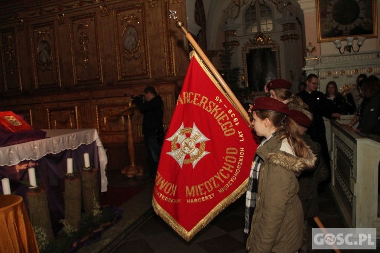 Przekazanie Betlejemskiego Światła Pokoju w Paradyżu