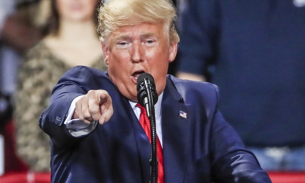 Trump oskarżony, ale nie straci urzędu
