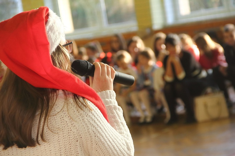 Międzyszkolny Konkurs Kolęd i Pastorałek w Redle