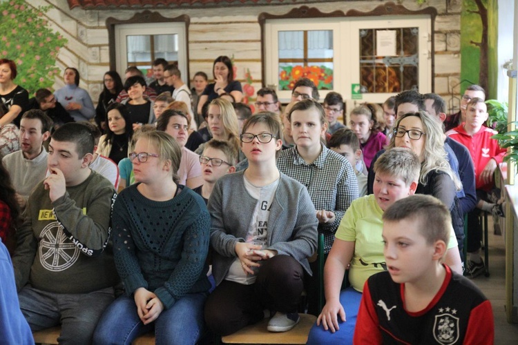 Licealiści KTK dla młodych z Ośrodka Szkolno-Wychowawczego w Żywcu