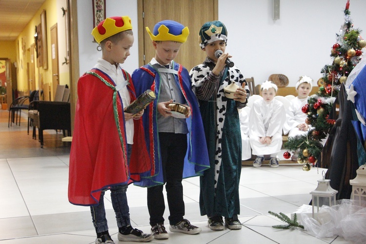 Jasełka w diecezjalnym przedszkolu Świętej Rodziny w Skierniewicach