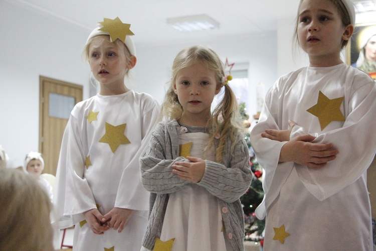 Jasełka w diecezjalnym przedszkolu Świętej Rodziny w Skierniewicach