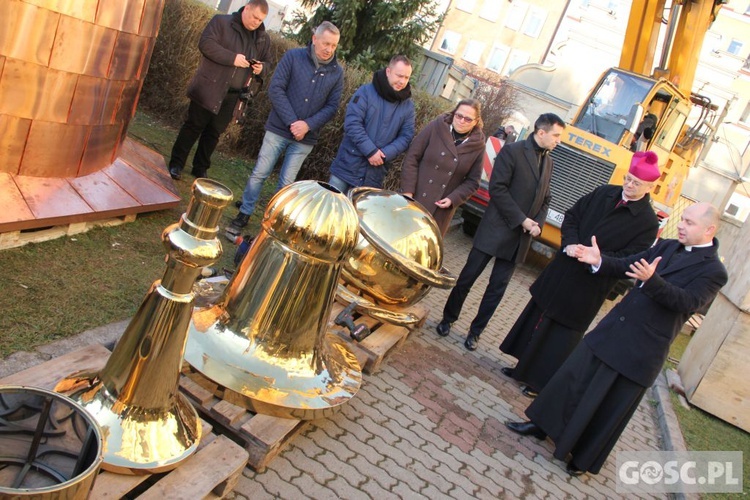 Zamknięcie kapsuły czasu na wieżę kościoła pw. Bożego Ciała w Głogowie