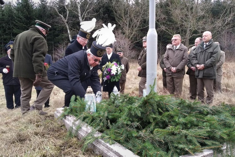 Poświęcenie krzyża pamiątkowego w miejscu górniczej tragedii