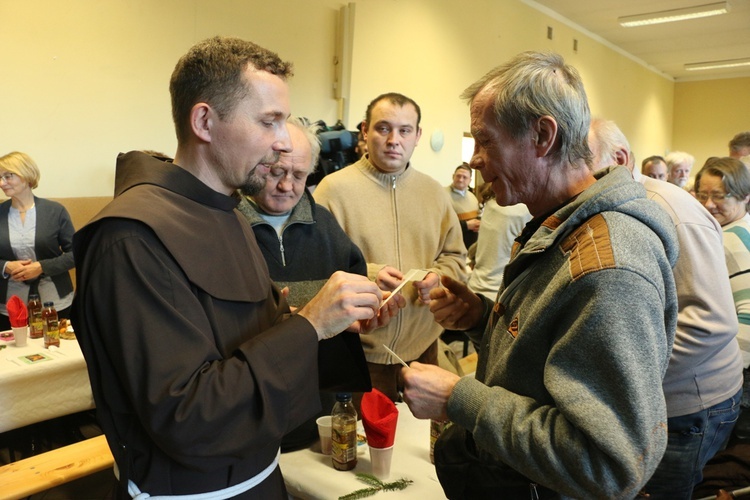 Wigilia dla bezdomnych, ubogich i potrzebujących u franciszkanów