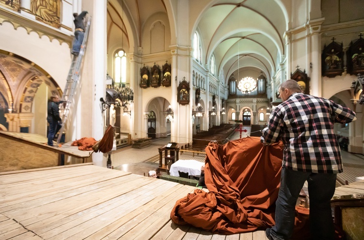 Jak powstaje stajenka u franciszkanów