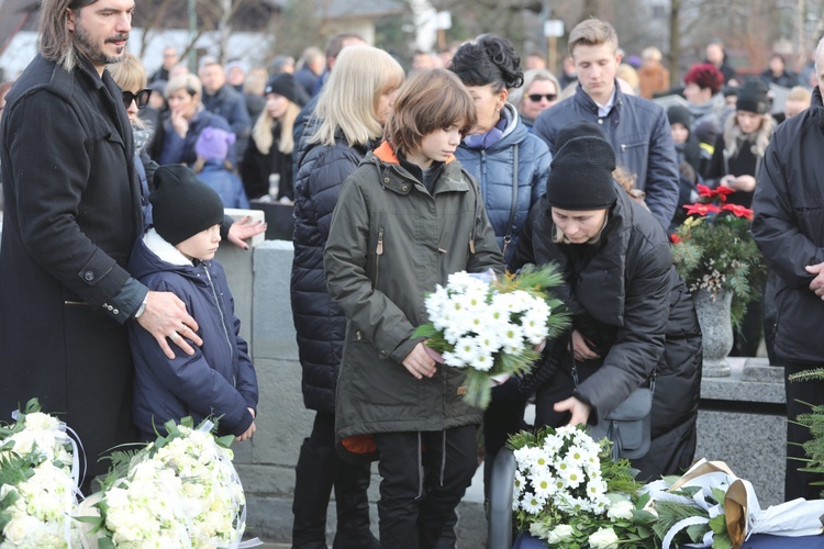 Ostatnie pożegnanie rodziny śp. Kaimów - ofiar wybuchu w Szczyrku