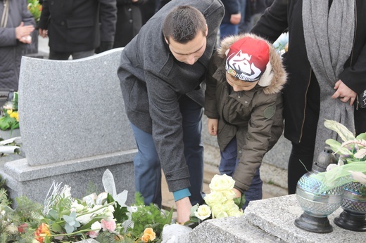 Ostatnie pożegnanie rodziny śp. Kaimów - ofiar wybuchu w Szczyrku