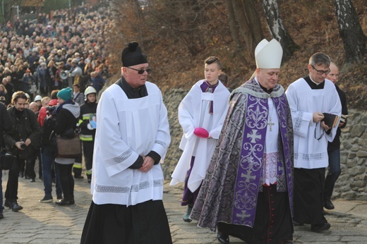 Ostatnie pożegnanie rodziny śp. Kaimów - ofiar wybuchu w Szczyrku